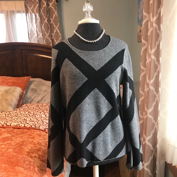 Ann Taylor ⚜️ Grey & Black Design Sweater - Picture 2 of 7